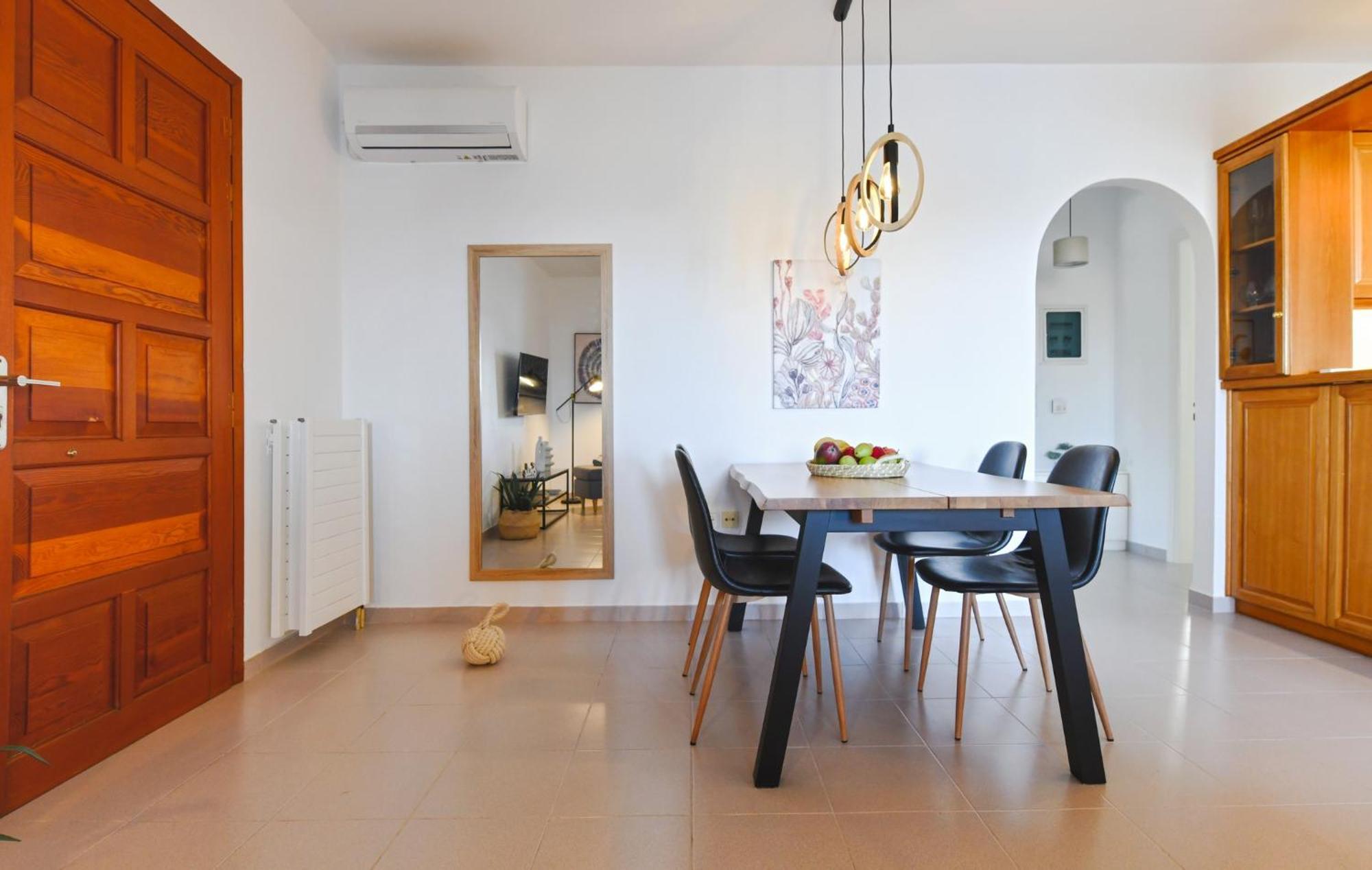 Amazing 2 Bedroom Apartment Overlooking The Marina Of Vourkárion Kültér fotó