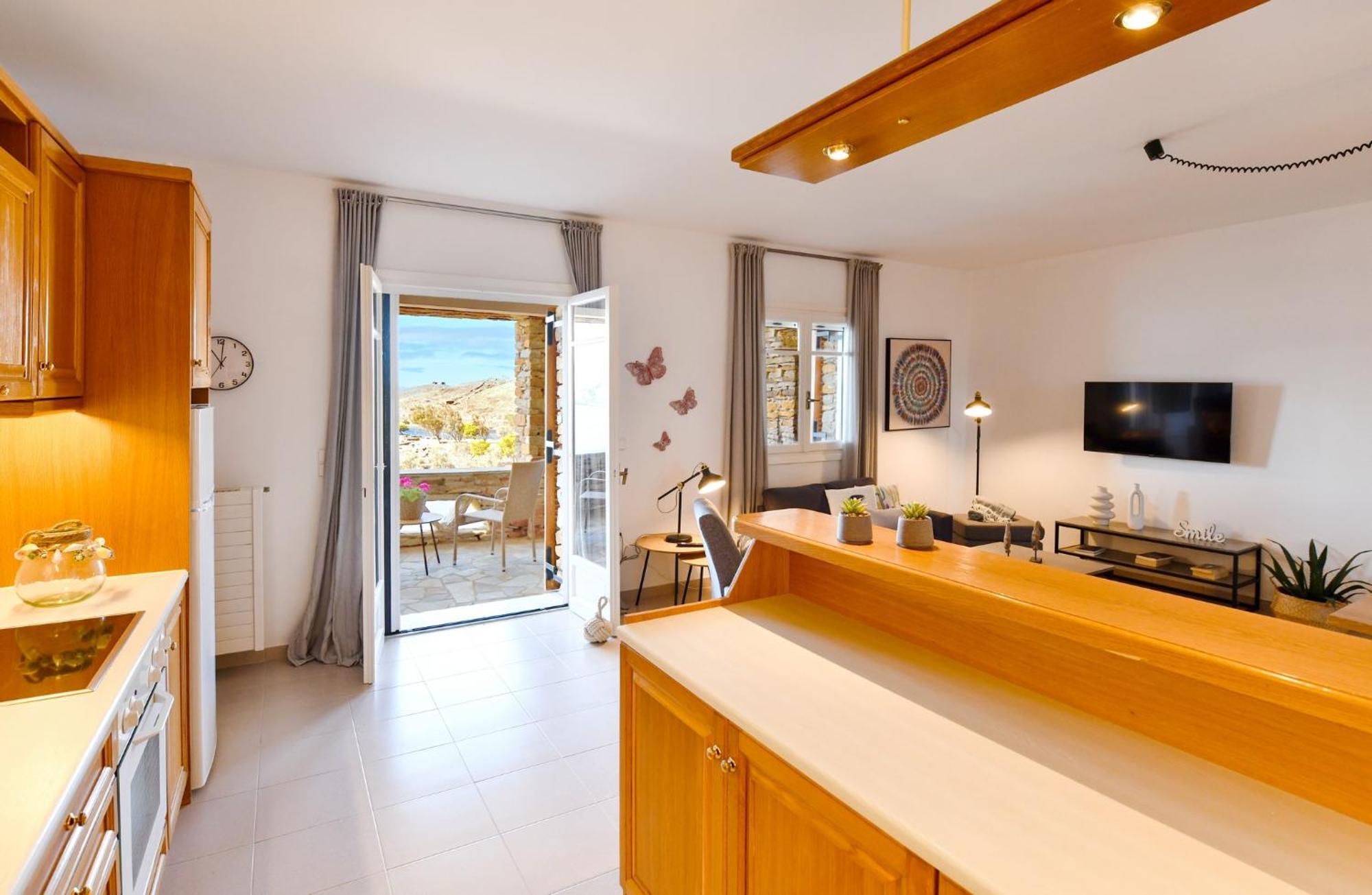 Amazing 2 Bedroom Apartment Overlooking The Marina Of Vourkárion Kültér fotó