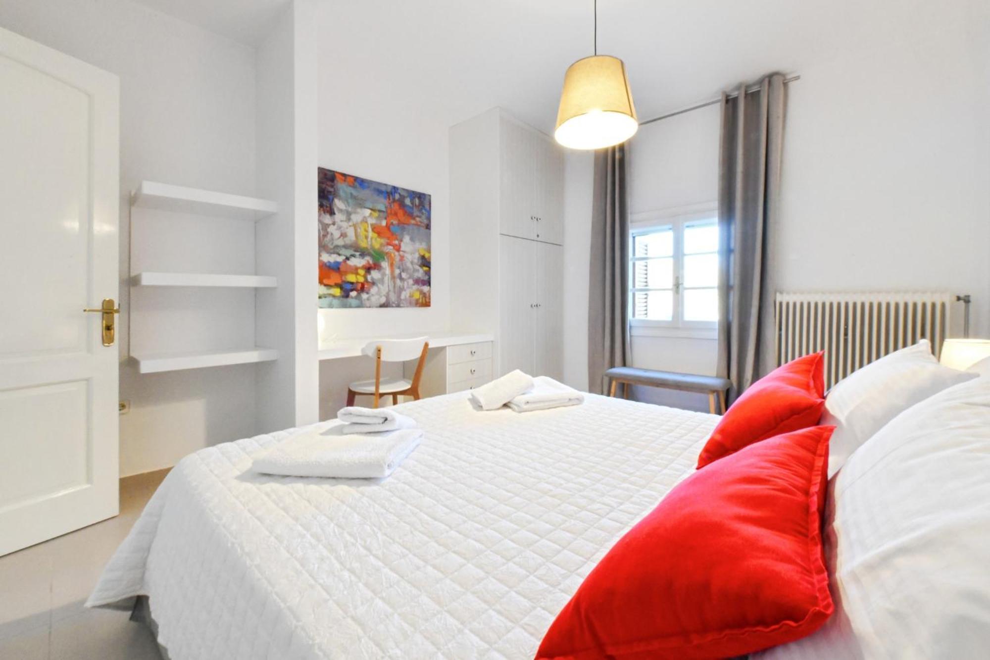 Amazing 2 Bedroom Apartment Overlooking The Marina Of Vourkárion Kültér fotó
