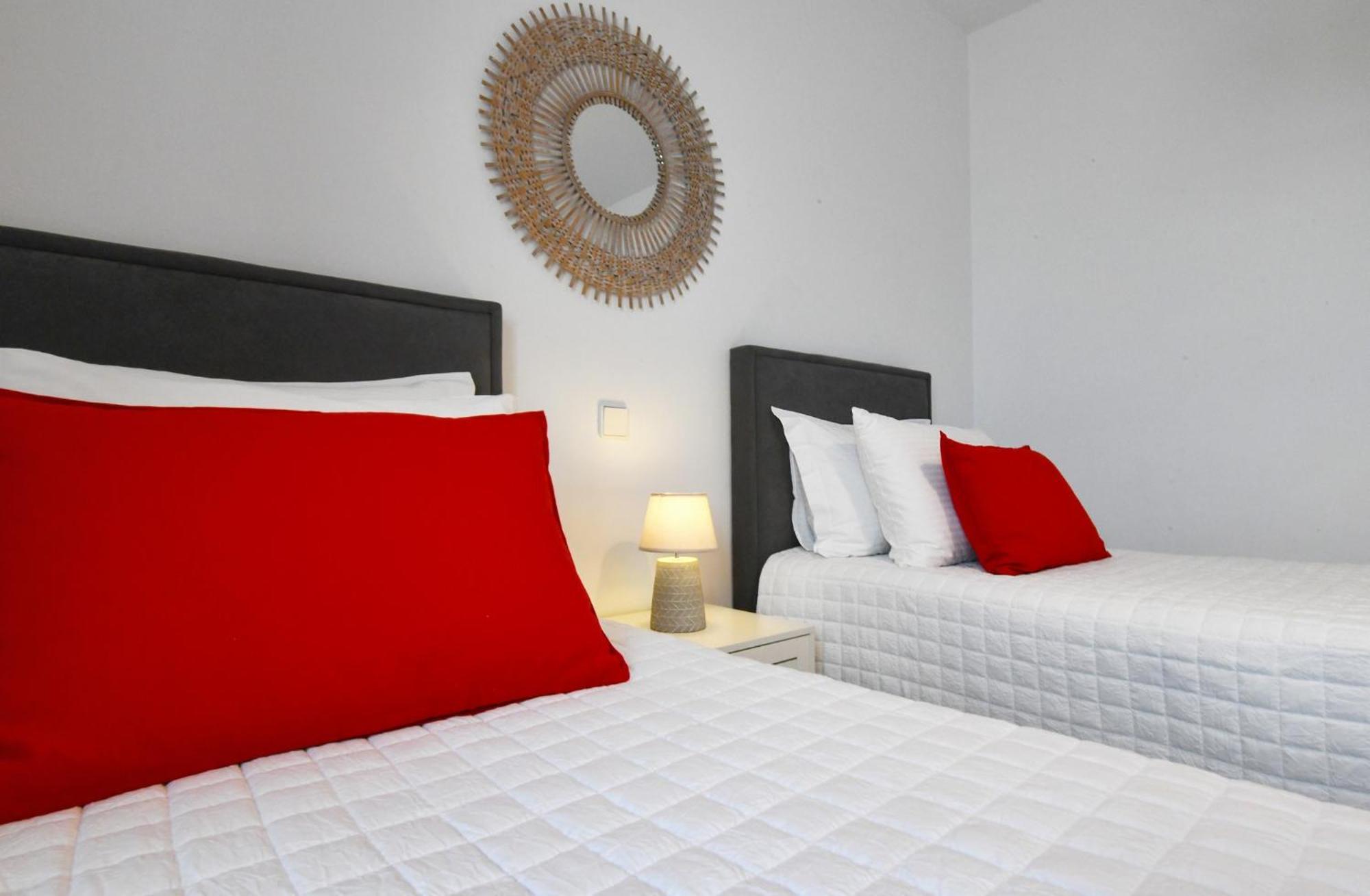 Amazing 2 Bedroom Apartment Overlooking The Marina Of Vourkárion Kültér fotó